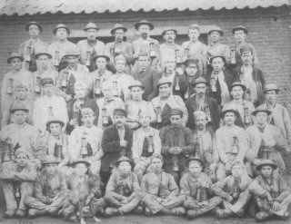 Groupe de mineurs du charbonnage de Ferrand vers 1900